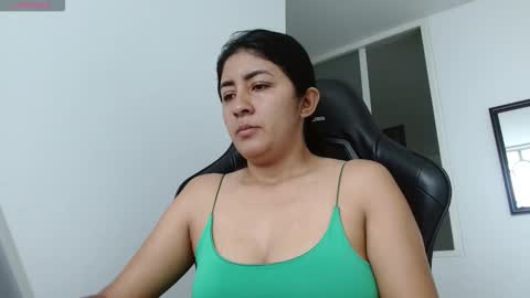 Danna online show from November 2025 12:06:01 PM