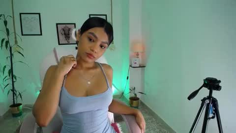 Danna online show from April 2026 11:59:01 PM