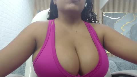 danna online show from September 2025 08:22:02 PM