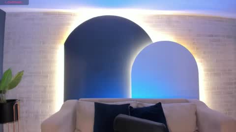 Danna Gibbs online show from September 2025 02:34:01 AM