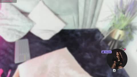 Danna online show from April 2026 07:59:01 PM