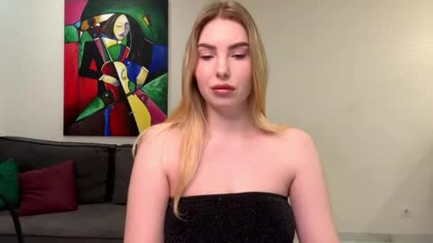 dannamissss online show from December 2024 07:03:02 PM
