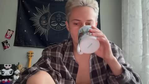 danny online show from November 2025 01:01:02 PM