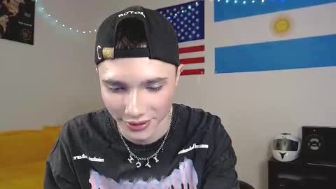 Snapshot of danny_noir chatting on October 2025 10:18:01 AM Danny online show from October 2025 10:18:01 AM