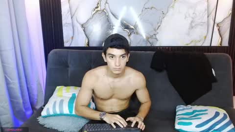 Snapshot of dante_18cm chatting on May 2026 12:52:01 AM Dante online show from May 2026 12:52:01 AM