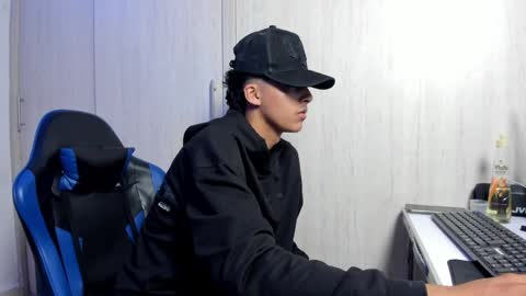 dante_martinez1 online show from April 2026 08:36:02 PM