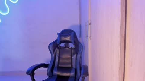 dante_martinez1 online show from April 2026 09:26:02 PM