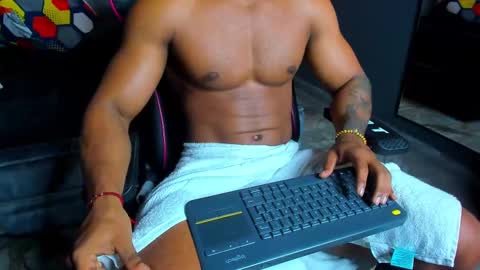 Snapshot of dany_dryy chatting on February 2025 04:02:01 PM Dany online show from February 2025 04:02:01 PM