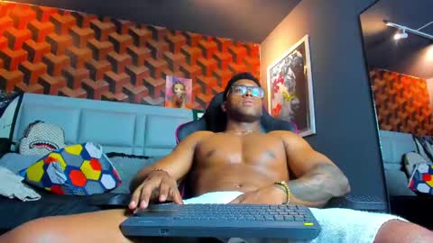Snapshot of dany_dryy chatting on February 2025 01:13:02 AM Dany online show from February 2025 01:13:02 AM