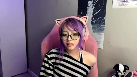 danyelleeyermann online show from April 2026 02:25:02 PM