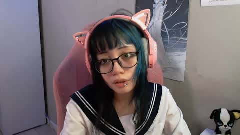 danyelleeyermann online show from April 2026 01:07:01 PM