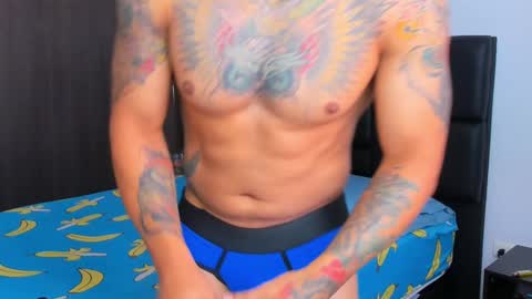 danyfitguy_ online show from December 2024 01:38:02 PM