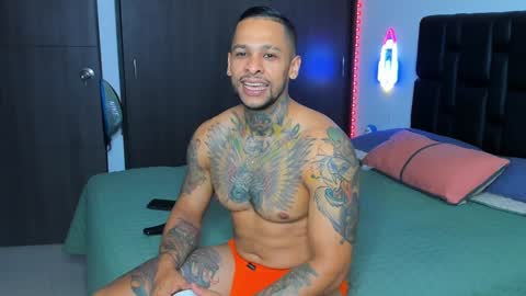 danyfitguy_ online show from December 2024 11:40:02 PM