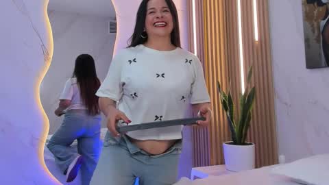 Daphne online show from October 2025 03:13:02 AM