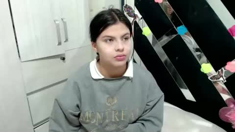 daphne877046 online show from November 2025 05:48:01 PM