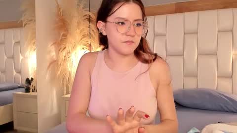 daphne_and_roger online show from September 2025 11:36:01 AM