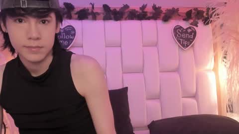 daphne_and_roger online show from April 2026 11:24:01 AM