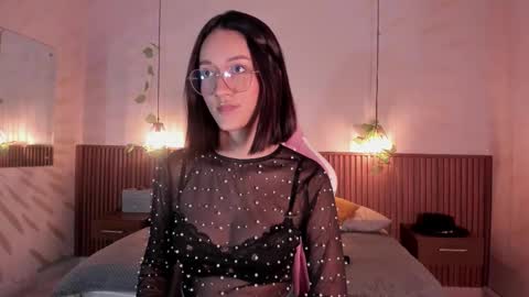 Daphne online show from November 2025 03:01:01 AM