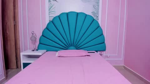 Snapshot of daphne_fox_ chatting on January 2025 11:28:02 AM Daphne  online show from January 2025 11:28:02 AM