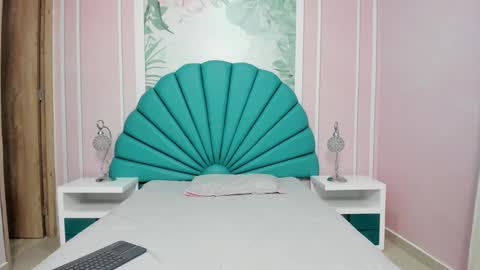 Snapshot of daphne_fox_ chatting on January 2025 02:11:01 AM Daphne  online show from January 2025 02:11:01 AM