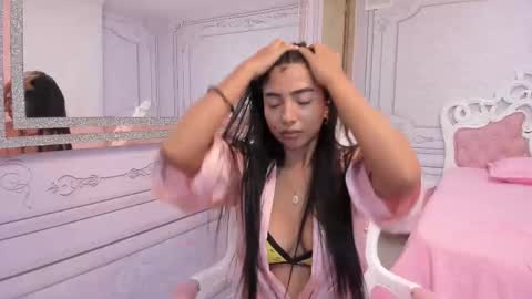 Snapshot of daphne_fox_ chatting on March 2025 09:02:01 AM Daphne  online show from March 2025 09:02:01 AM