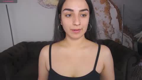 Snapshot of daphne_moss chatting on February 2025 01:42:02 PM Agatha online show from February 2025 01:42:02 PM