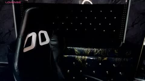 daphne_nicole_b online show from June 2026 12:50:02 PM