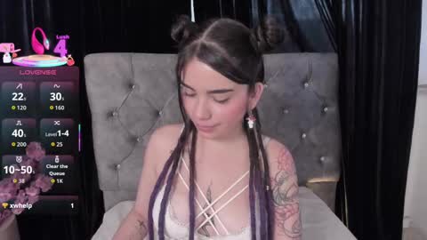 Daphne online show from November 2025 01:10:01 PM