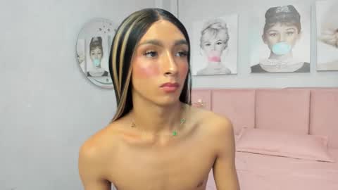 Snapshot of dara_petite_ chatting on November 2025 01:49:02 PM online show from November 2025 01:49:02 PM