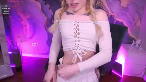 dariadelly online show from April 2026 01:14:02 PM