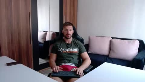 darius_94 online show from September 2025 05:41:02 AM