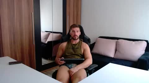 darius_94 online show from September 2025 09:14:02 AM