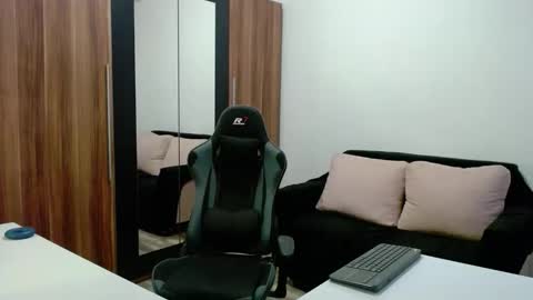 darius_94 online show from October 2025 04:41:02 AM