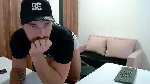 darius_94 online show from October 2025 02:50:01 PM