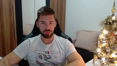 darius_94 online show from December 2025 05:26:01 AM