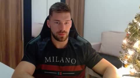 darius_94 online show from December 2025 07:03:02 AM