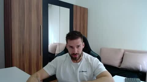 darius_94 online show from June 2026 07:14:02 AM