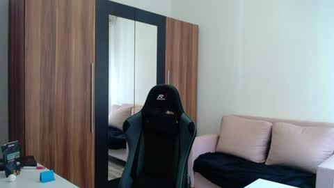 darius_94 online show from July 2026 08:50:01 AM