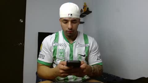 Darius Phoenix  online show from December 2025 08:36:02 PM