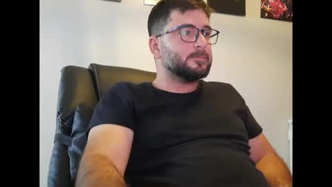 Snapshot of dariux_m chatting on November 2025 02:06:01 PM dariux_m online show from November 2025 02:06:01 PM