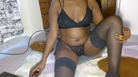 Snapshot of dark_chocolate0 chatting on February 2025 09:11:01 AM becky online show from February 2025 09:11:01 AM