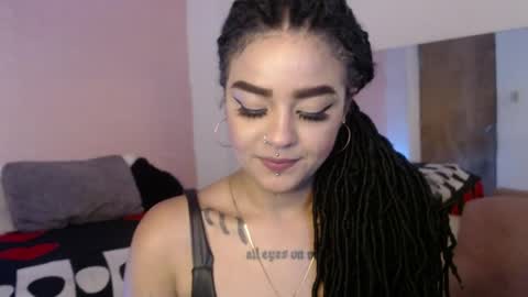 dark_flama online show from April 2026 10:19:02 PM