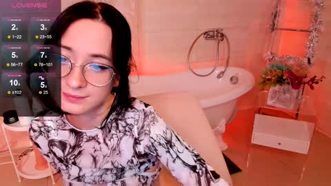 Snapshot of dark_lola_ chatting on December 2024 01:11:02 PM Lola online show from December 2024 01:11:02 PM