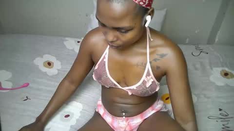 dark_lovly online show from November 2025 09:42:02 PM