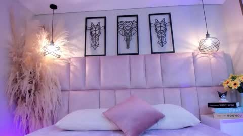 Snapshot of dark_nina_ chatting on October 2025 03:24:02 AM Nina online show from October 2025 03:24:02 AM