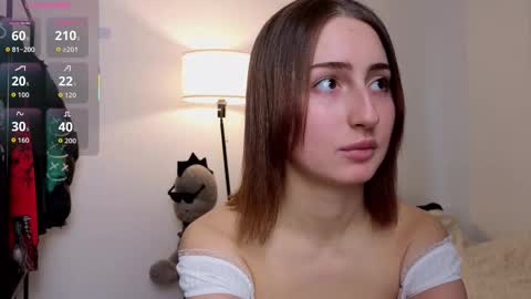 Emily online show from November 2025 07:18:01 AM