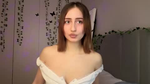 Emily online show from December 2025 07:16:02 AM