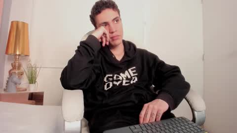 dark_sun333 online show from September 2025 09:42:02 PM