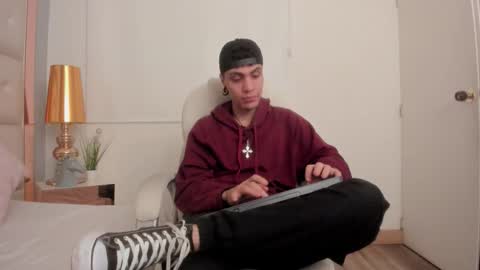 dark_sun333 online show from November 2025 08:58:01 PM