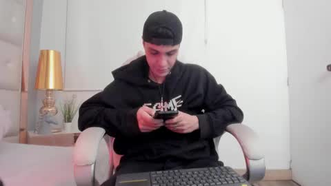 dark_sun333 online show from November 2025 10:53:02 PM